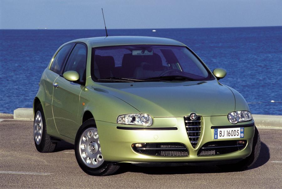  Alfa Romeo 147 3-Door (937A) 2000 года  (фото 22 из 43)